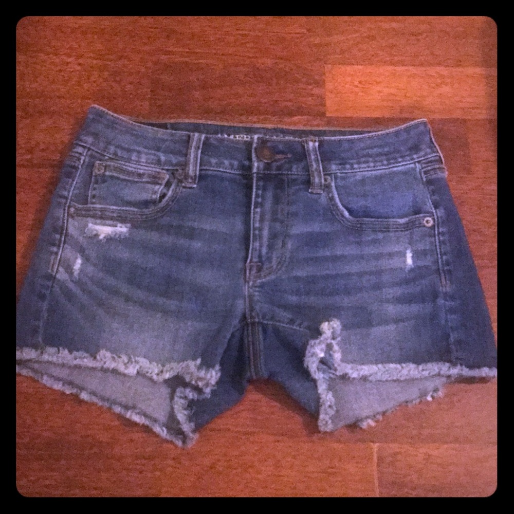 American Eagle Mid Length Distressed Shorts ❤️
